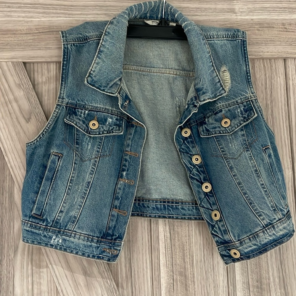 Cropped denim vest
